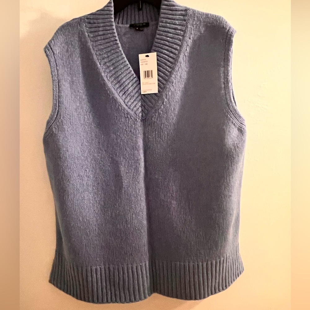 NWT $848 Lafayette 148 Cashmere Knit Vest Sweater Size M Blue V Neck